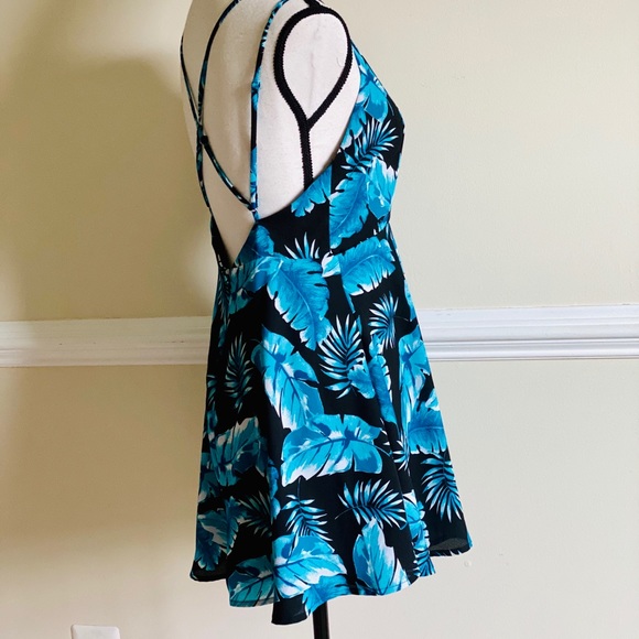 FOREVER 21 OPEN BACK DOUBLE STRAP MINI DRESS - Picture 7 of 9